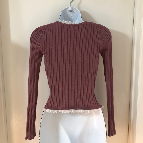 Forever 21 V-Neck lace trim ribbed sweater - Picture 4 of 7